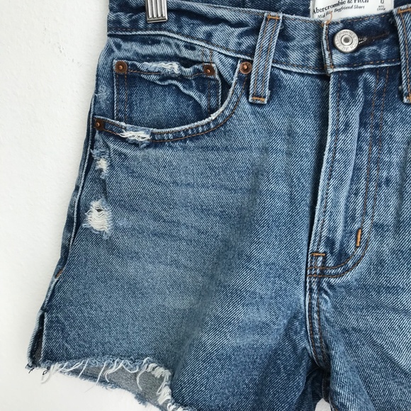 Abercrombie & Fitch 100% Cotton Mid Rise Boyfriend Short 24 Distressed Raw Hem - Picture 5 of 6